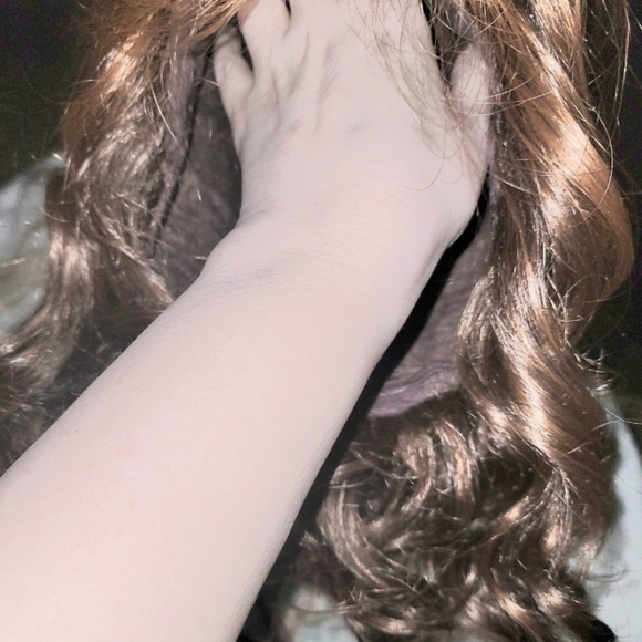 NWT Raquel Welch Celebrity wig-Glazed Mahogany(Discontinued) 100% handtied - Picture 4 of 8